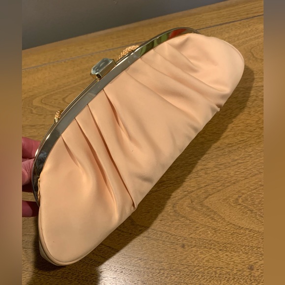 Apt 9 Womens Gold Satin Pleated Clutch, Snap Top Closure With Crystal , Like New - Picture 6 of 15